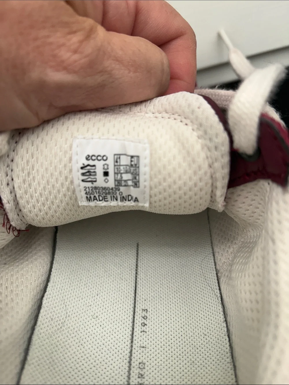 Ecco Women’s Burgundy Suede Lace-Up Sneakers with White Stripe-size 41 (US 10)